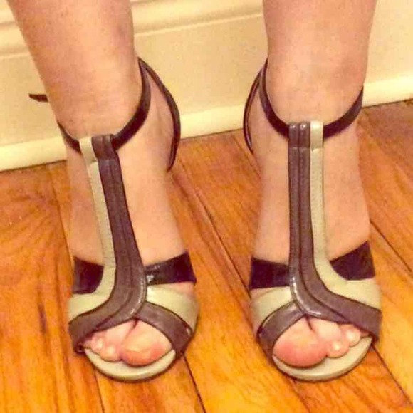 Cute purple, black, grey heels / shoe - Picture 2 of 5